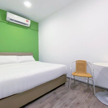Spot On 90123 Rainbow Guest House George Town Ngoại thất bức ảnh