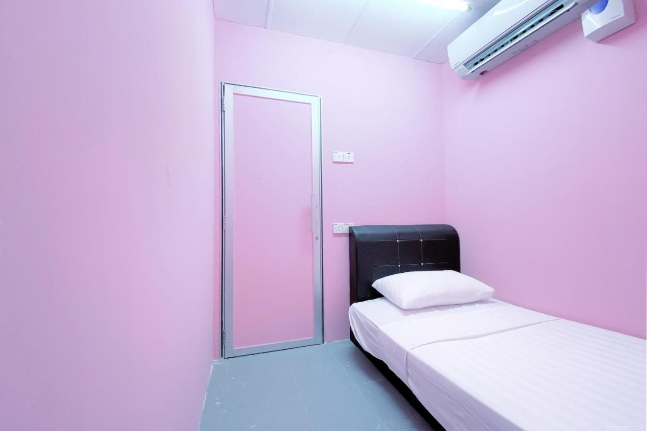 Spot On 90123 Rainbow Guest House George Town Ngoại thất bức ảnh