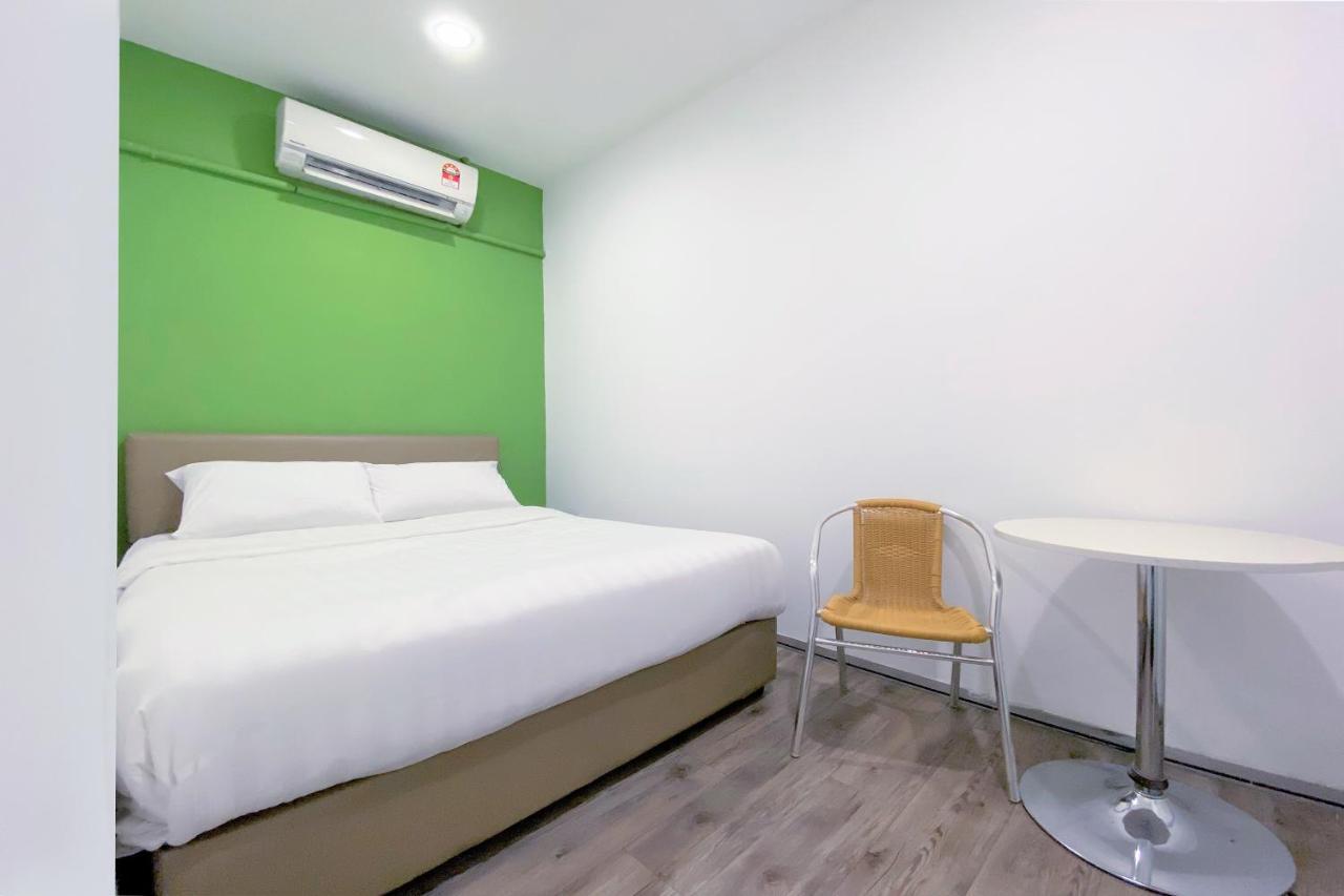 Spot On 90123 Rainbow Guest House George Town Ngoại thất bức ảnh