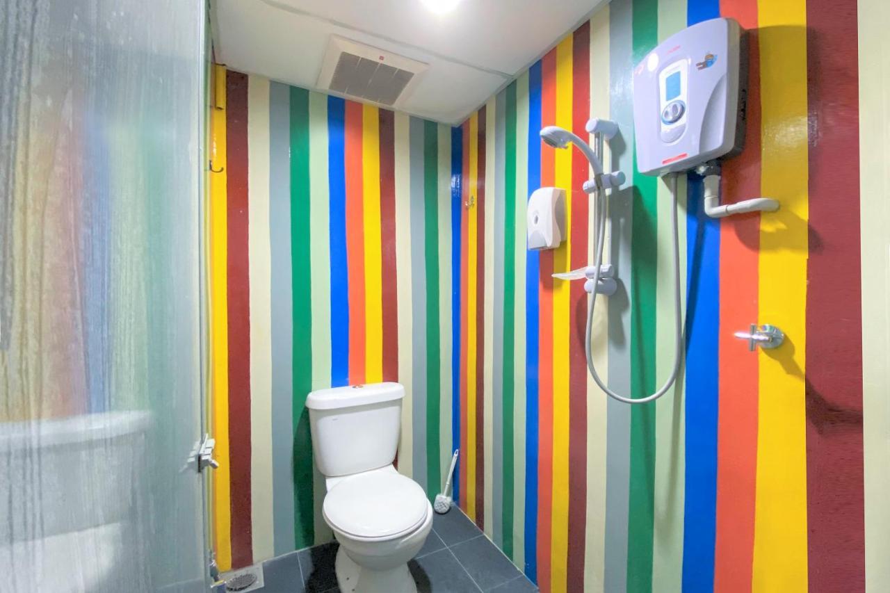 Spot On 90123 Rainbow Guest House George Town Ngoại thất bức ảnh
